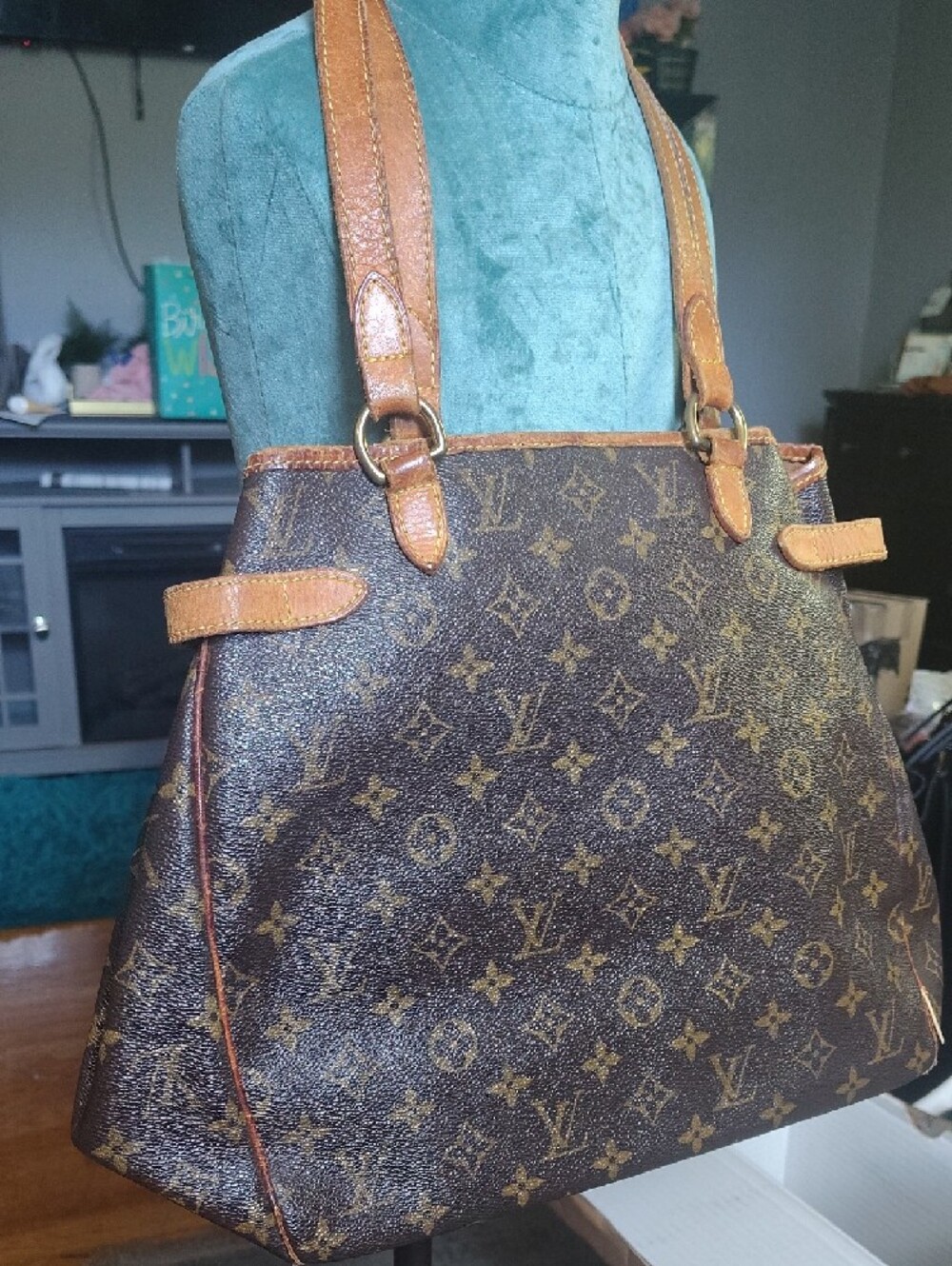 Louis Vuitton Monogram Canvas Tote in Brown with Tan Leather - Picture 8 of 9